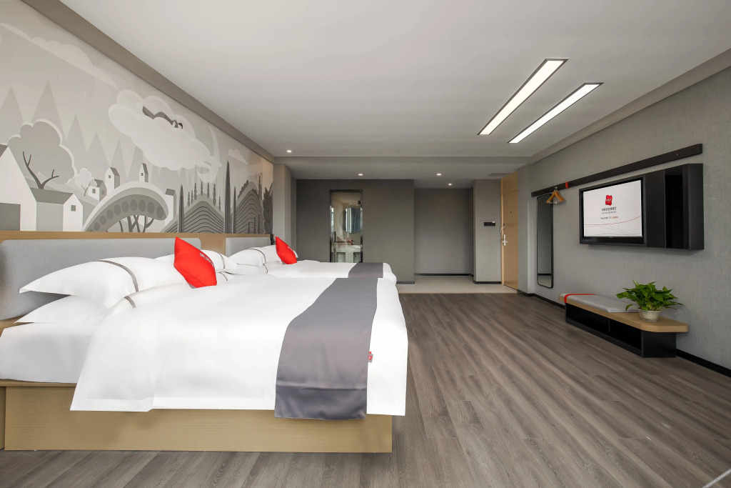 Хэчжоу: Thank Inn Hotel (Hezhou High-speed Railway Station)