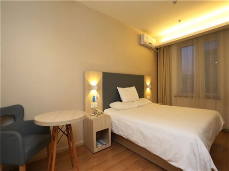 Район Синьчэн: Hanting Hotel (Kaiyuan Jiefang Road)