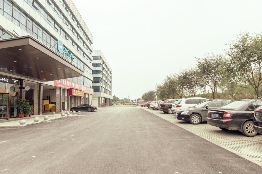 Йиян: Hanting Hotel Yiyang Taojiang Huatong Cheng