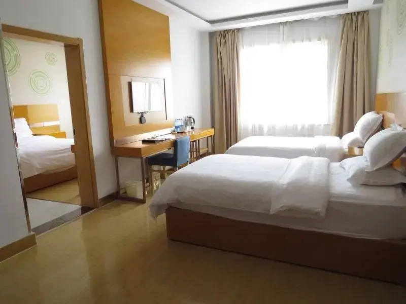 Синин: Shell Hotel Xining High-Speed Railway Station