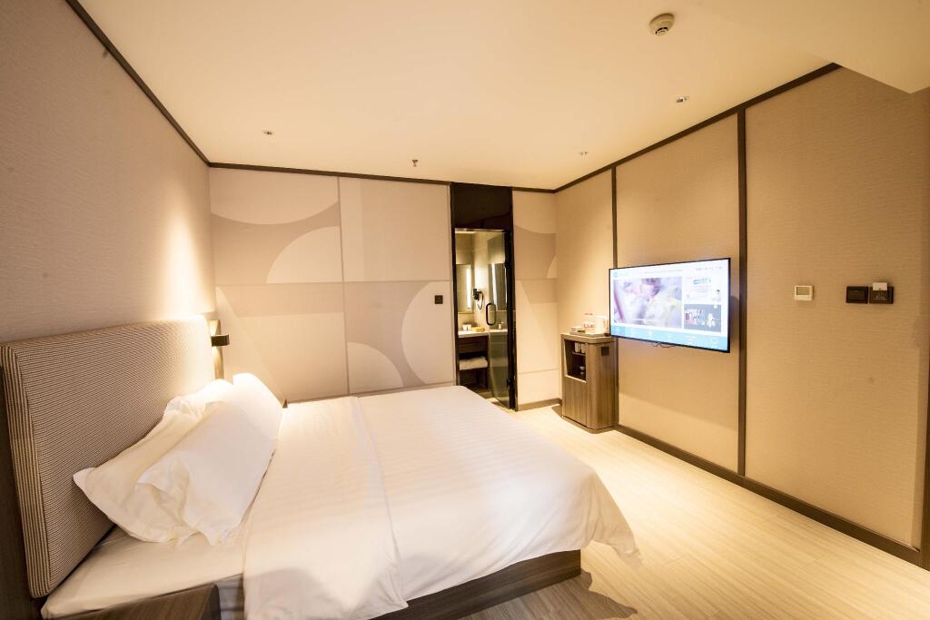 Цзинин: Hanting Hotel ining Taibai Hu Jinghang Road
