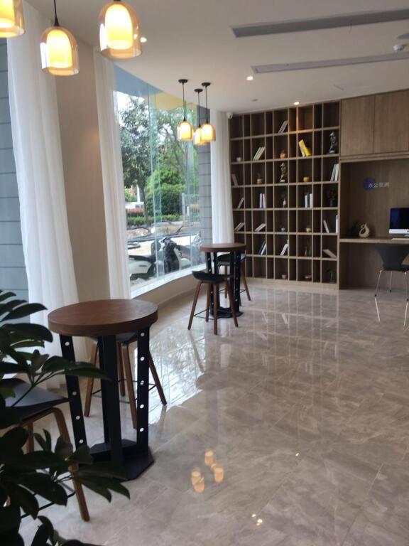 Ляньюньган: Hanting Premium Hotel Donghai County Government