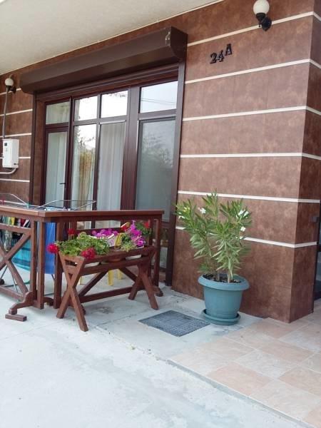 Коктебель: Uyut Guest House