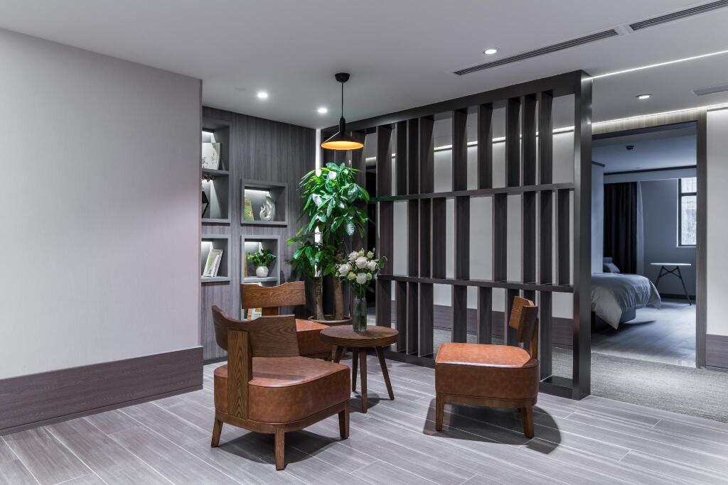 Лешан: Hanting Hotel Leshan Jingyan Passenger Centre