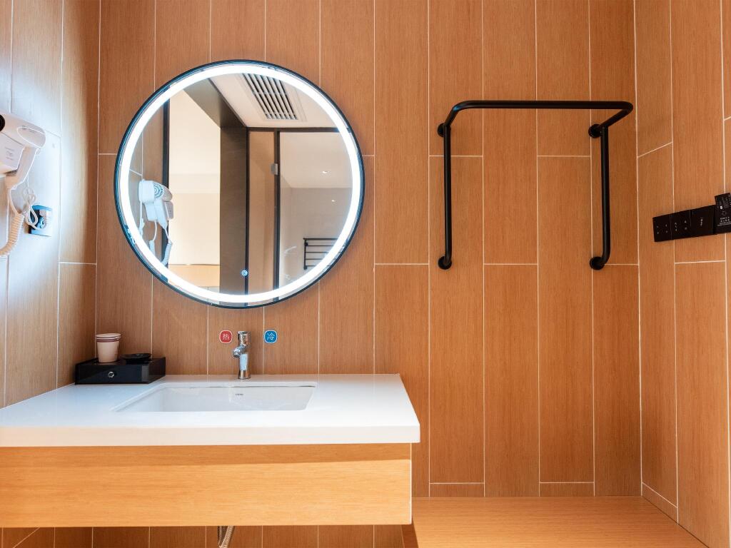 Цзиньчжун: Elan Inn Jinzhong Yuantong Business Center