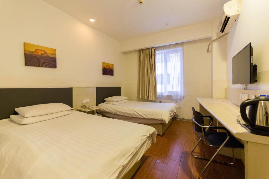 Шэньян: Elan Inn First Hospital Of Shenyang Railway Station  Medical University