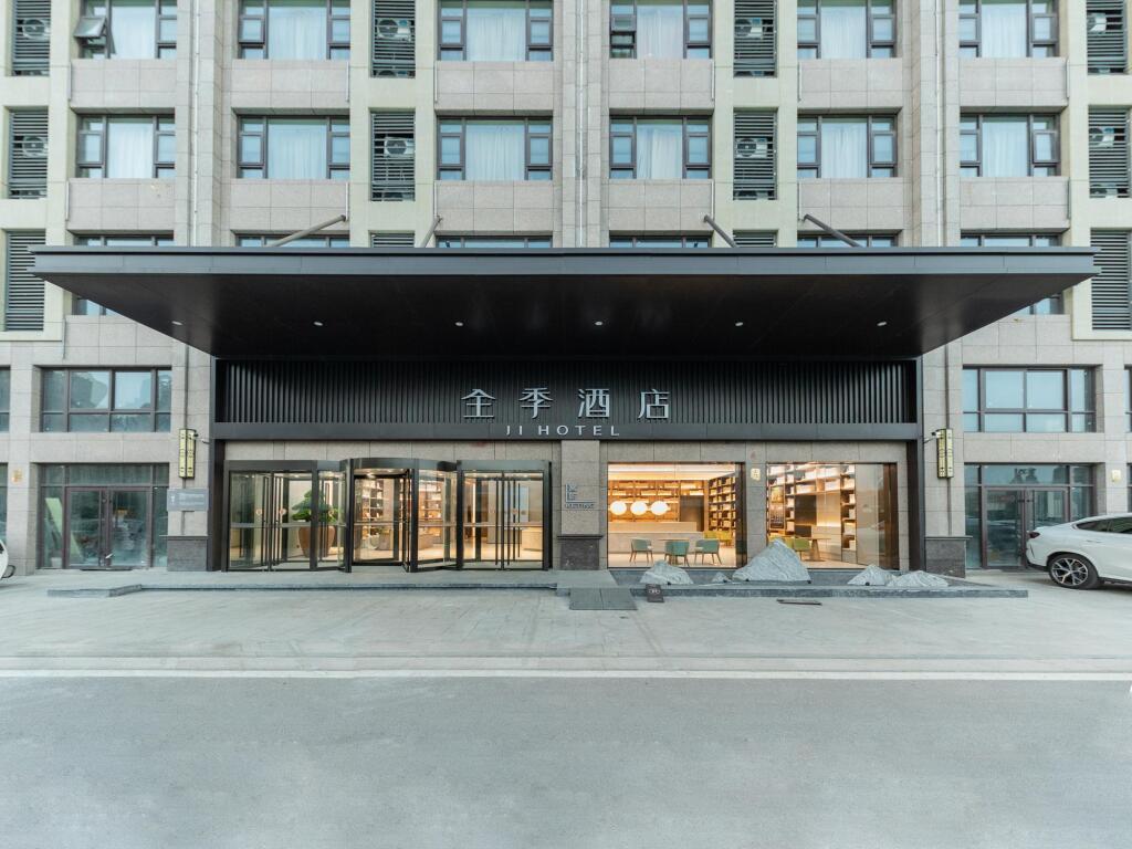 carousel image 0