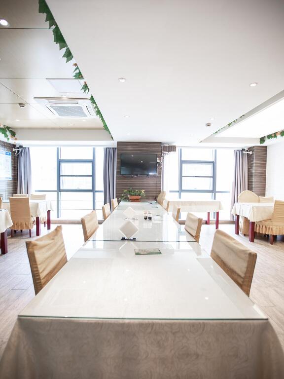 Яньчэн: Starway Hotel Yancheng Government