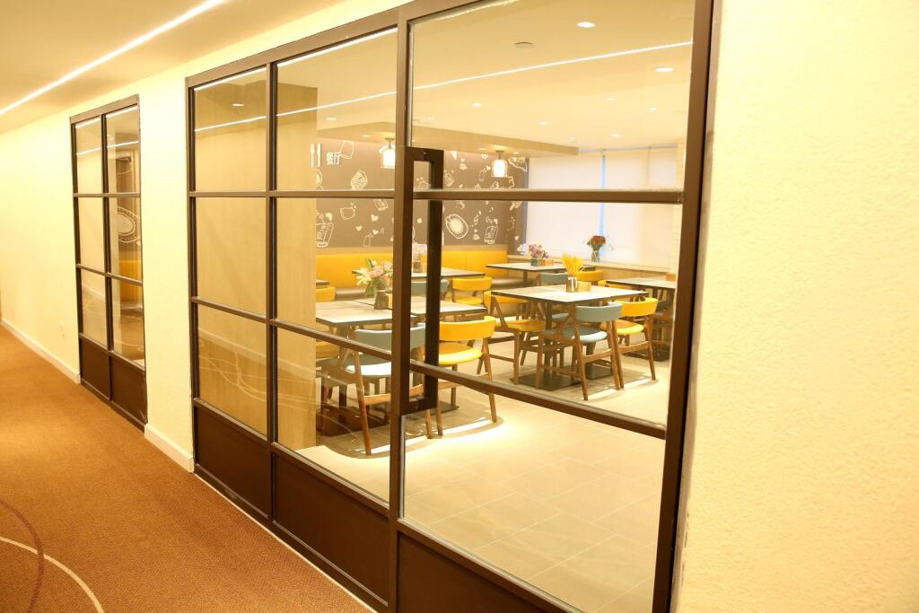 Яньань: Hanting Premium Hotel Yan'An Pagoda Mountain