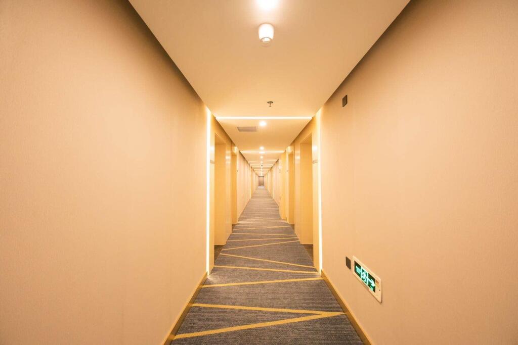 Чжанцзякоу: Hanting Hotel Zhangjiakou Xuanhua Railway Station