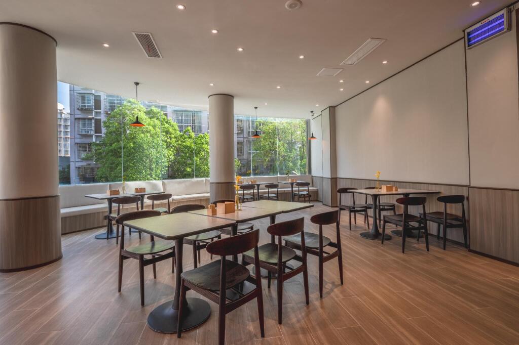 Сичан: Hanting Hotel Xichang Yuelianghu Wetland Park