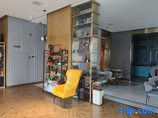 Хулун-Буир: Hanting Hotel Hailar Railway Station Central Street