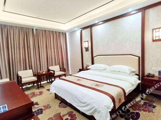 Синъи: Starway Hotel Xingyi Street Garden