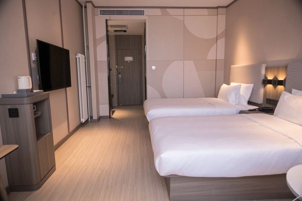 Баоцзи: Hanting Hotel Baoji Longzhou Plaza