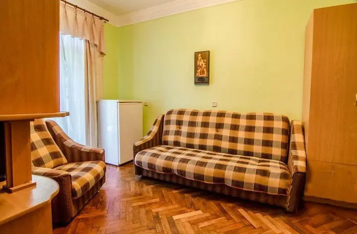 Гаспра: Rodina (Gaspra)