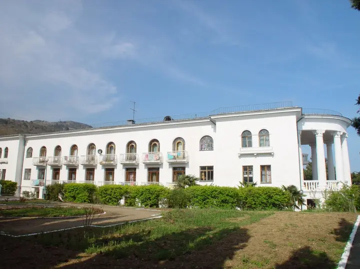 Гаспра: Rodina (Gaspra)