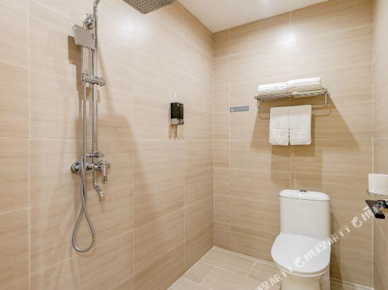 Цюйцзин: qujingquanjishanglv hotel