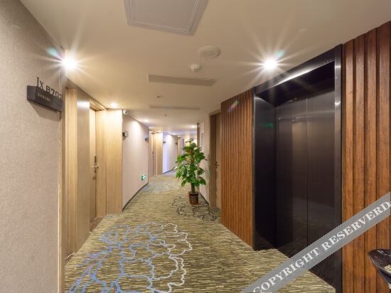 Янгиианг: Lexuan Holiday Hotel