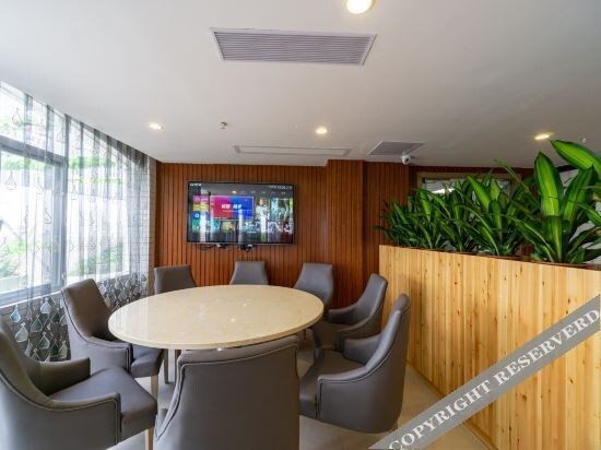 Янгиианг: Lexuan Holiday Hotel