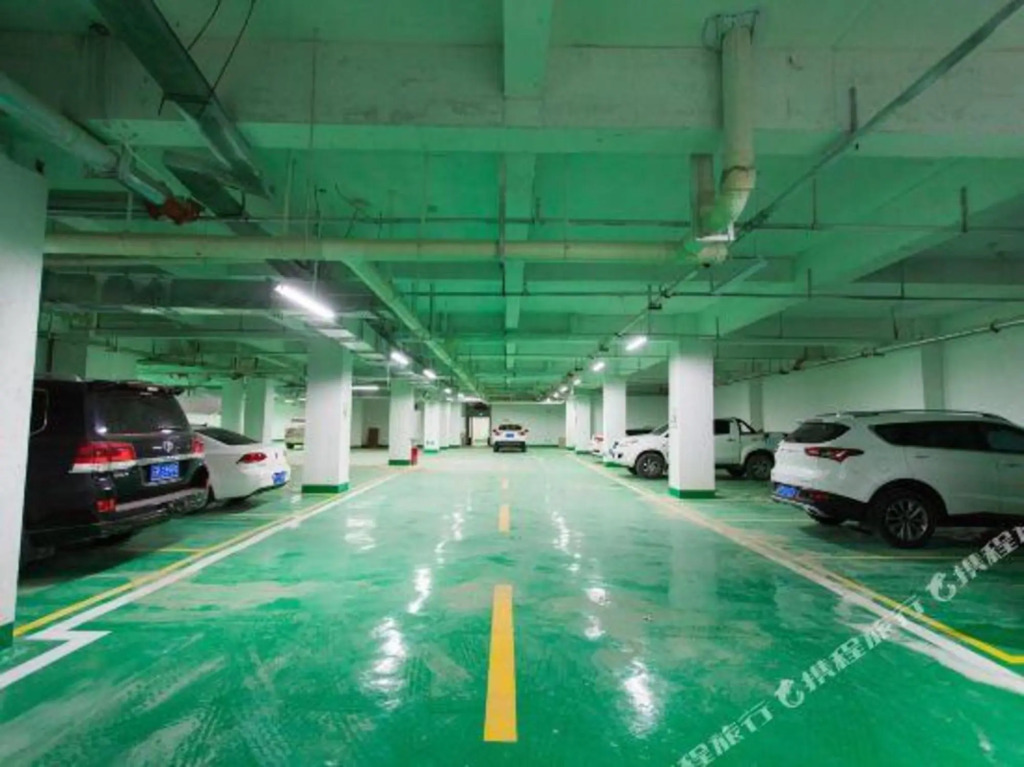 Шангри-Ла: Green Oriental Hotel Shangri-la stay alone in the Old City Hotel