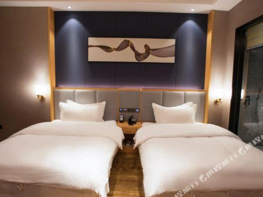 Шангри-Ла: Green Oriental Hotel Shangri-la stay alone in the Old City Hotel