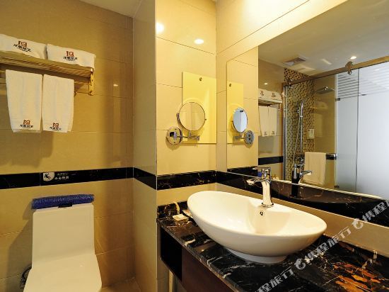 Цзуньи: Loong Sun Hotel