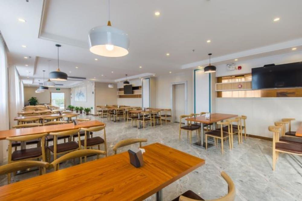 Гуйлинь: Wharton Brunel Hotel (Guilin Railway Station Vientiane City Branch)