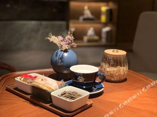 Харбин: Metropolo Jinjiang Hotel (Harbin Haxi High-speed Railway Station Wanda Plaza)