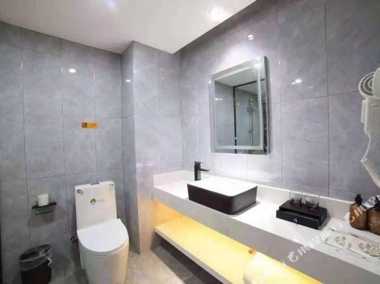Юнчжоу: Yongshun Holiday Hotel