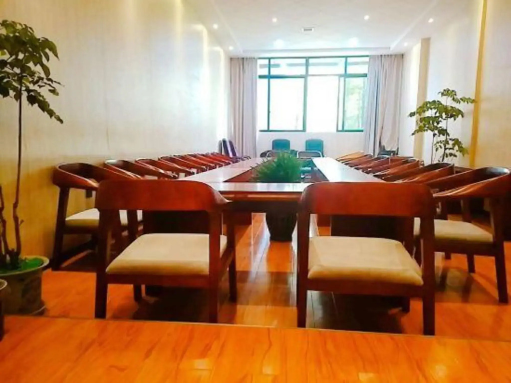 Яань: Hairui Hotel