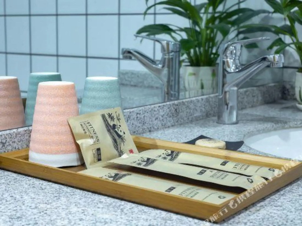 Яань: Hairui Hotel