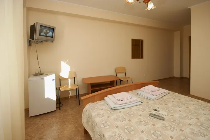 Заозерное: Гостевой Дом Флагман 