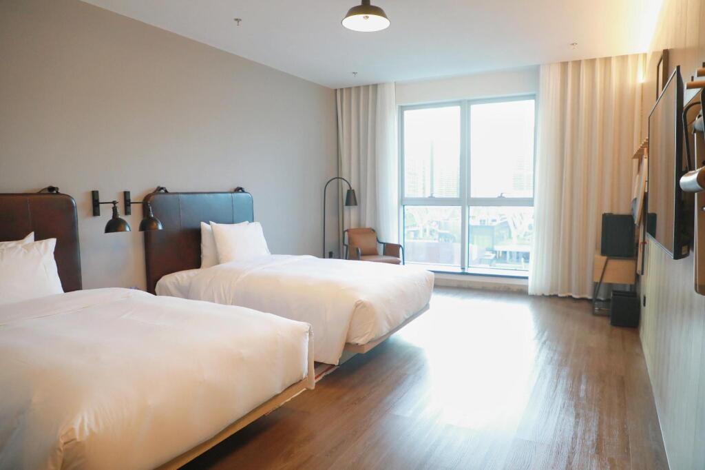 Шэньчжэнь: Moxy Shenzhen North Station