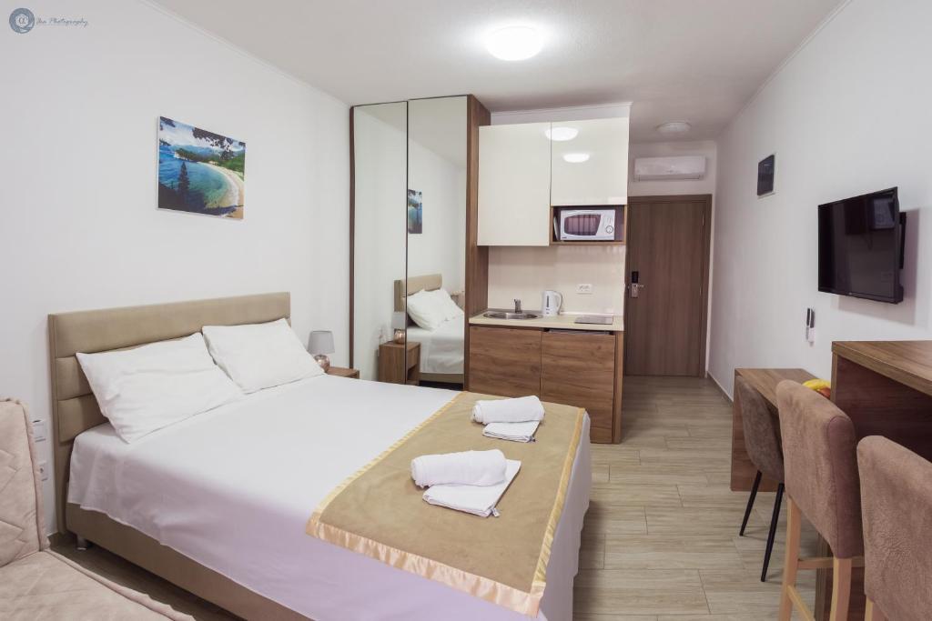 Будва: Apartment L Palace