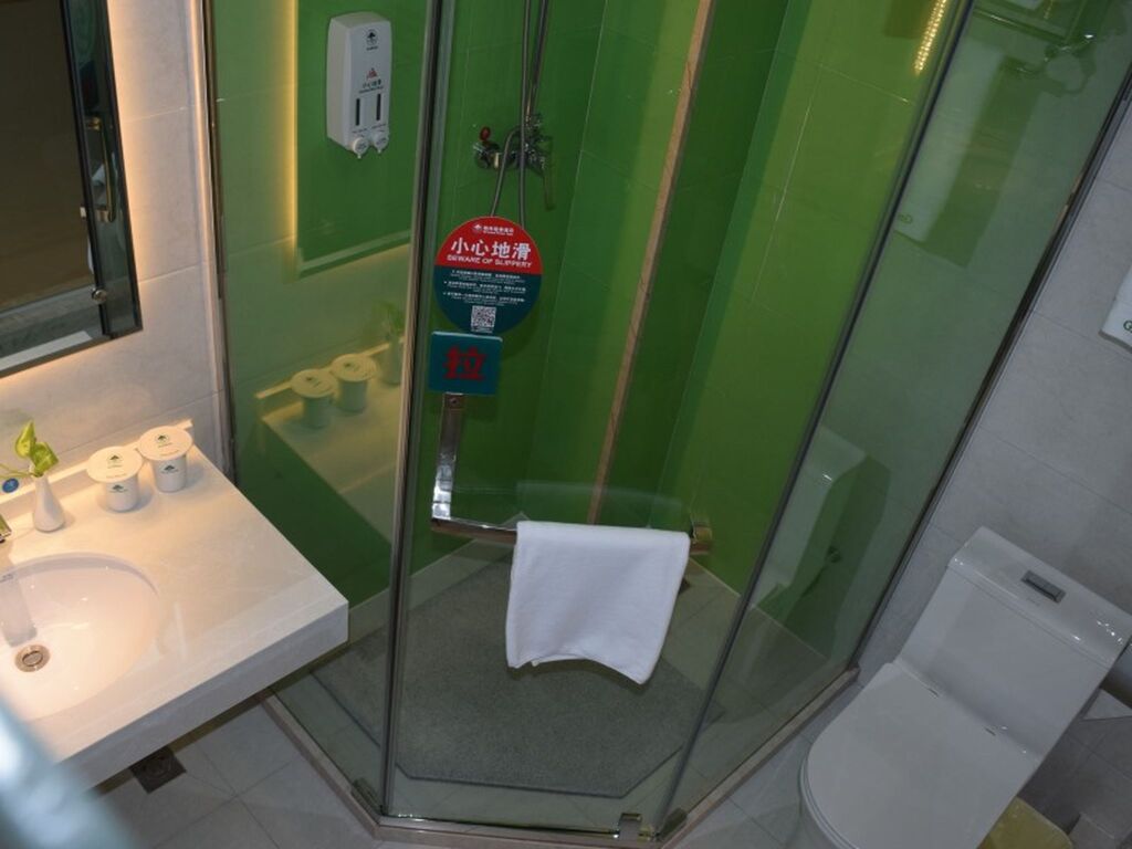 Чжэнчжоу: GreenTree Inn Zhengzhou Xinzheng City Longhu Town Xiangyun Road Express Hotel