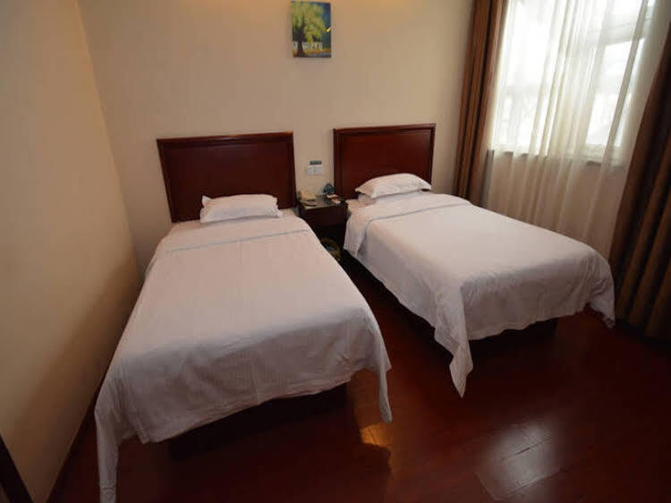 Чжэнчжоу: JUNYI Hotel Henan Zhengzhou Shangjie District Xuchang Road