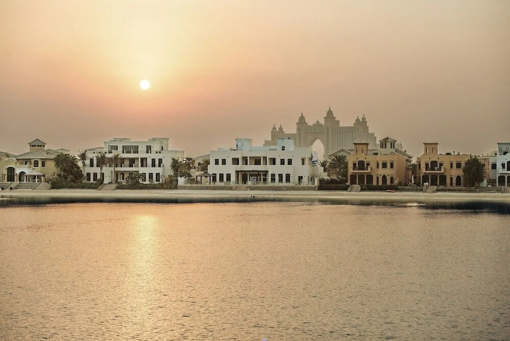 Дубай: The Palm Jumeirah Villas - Frond E