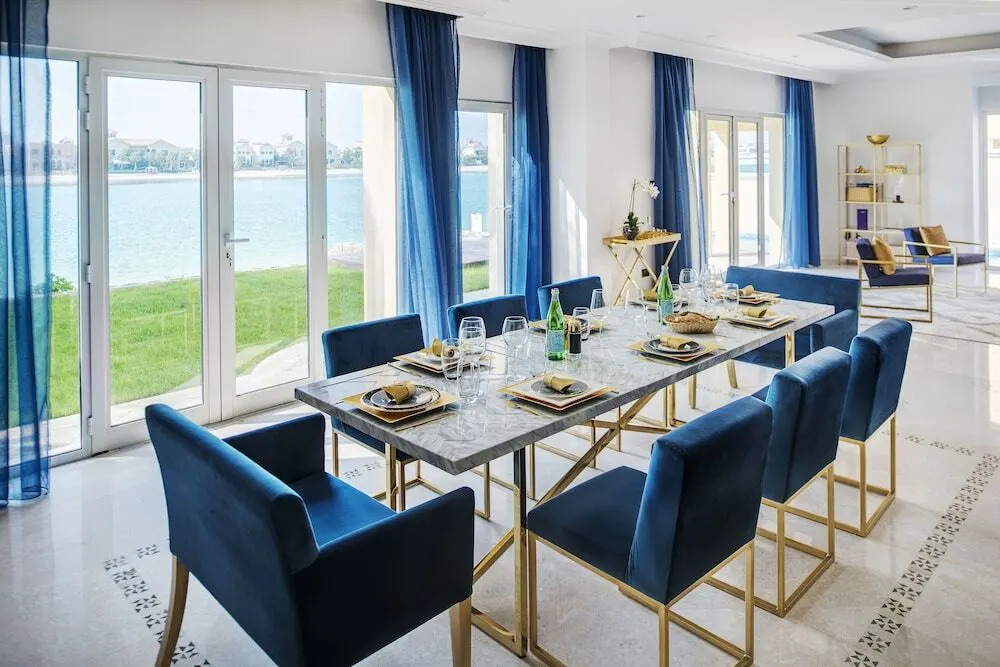 Дубай: The Palm Jumeirah Villas - Frond E