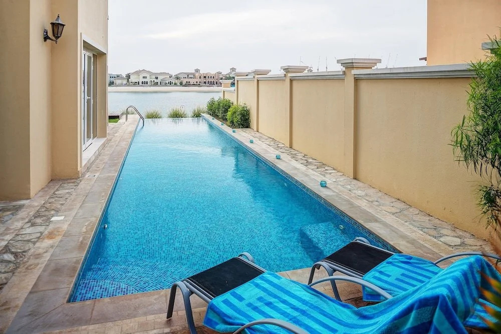 Дубай: The Palm Jumeirah Villas - Frond E