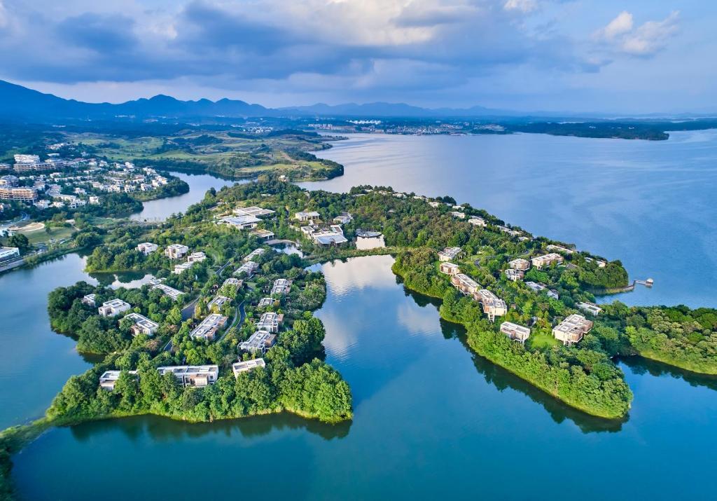 Цзюцзян: Lushan West Sea Resort, Curio Collection by Hilton
