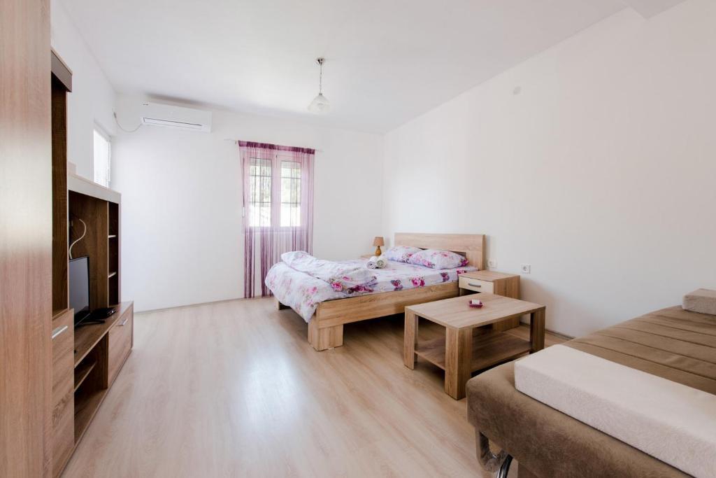 Сутоморе: Guest House Vukmarkovic