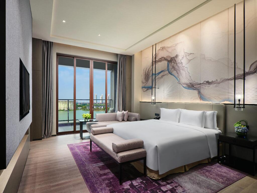 Уси: Crowne Plaza Wuxi Lake View