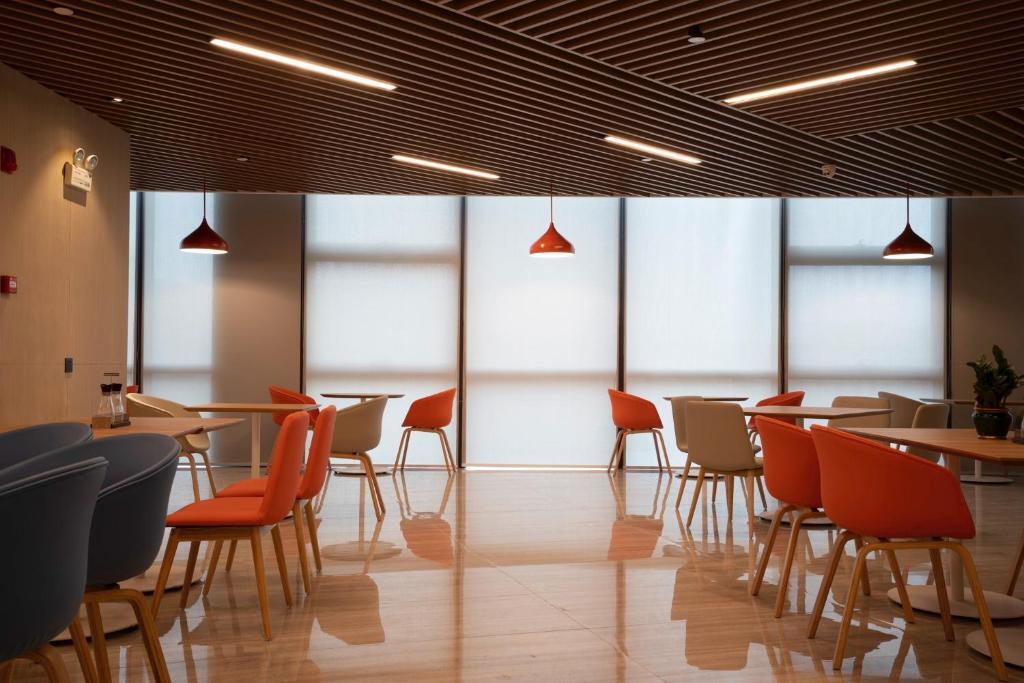 Янгиианг: Holiday Inn Express Yangjiang City Center