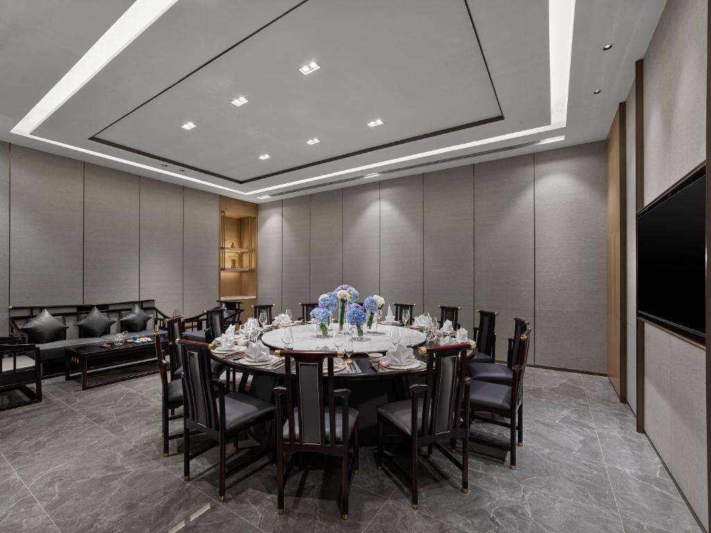 Чэнду: DoubleTree by Hilton Chengdu Riverside - Close to Panda Base and Chengdu East Railway