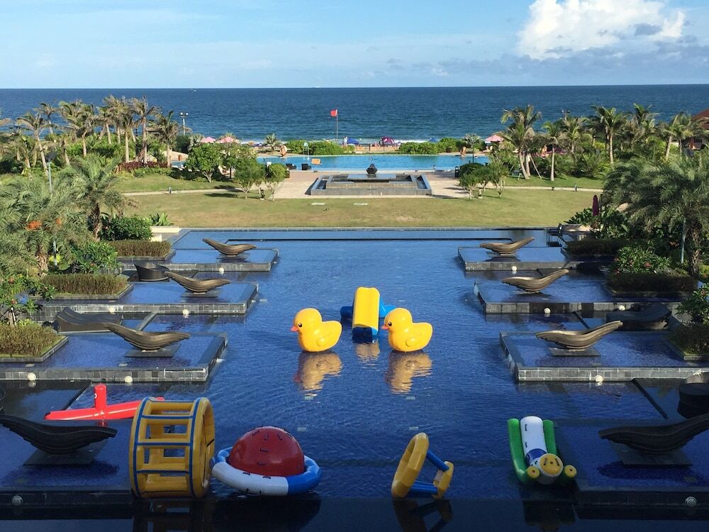 Янгиианг: Crowne Plaza Hailing Island