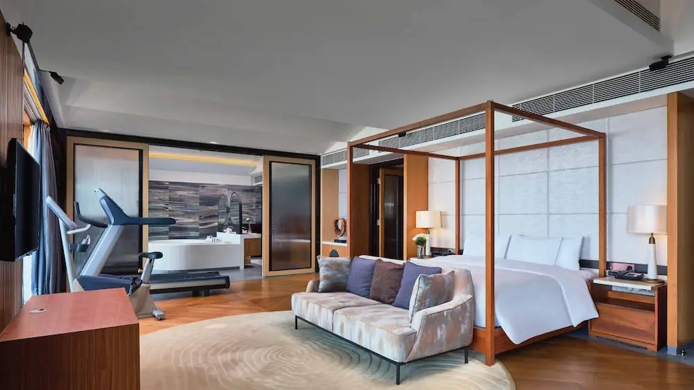 Янгиианг: Crowne Plaza Hailing Island