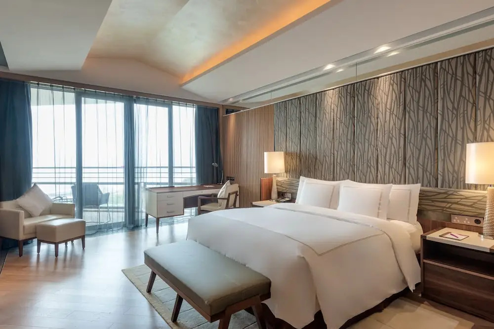 Янгиианг: Crowne Plaza Hailing Island