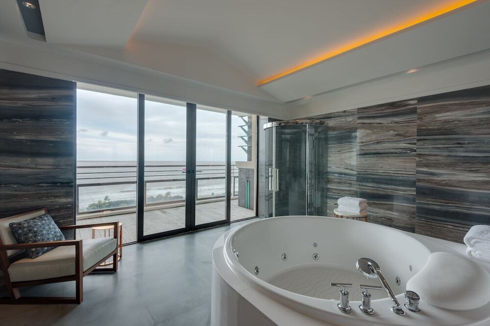 Янгиианг: Crowne Plaza Hailing Island