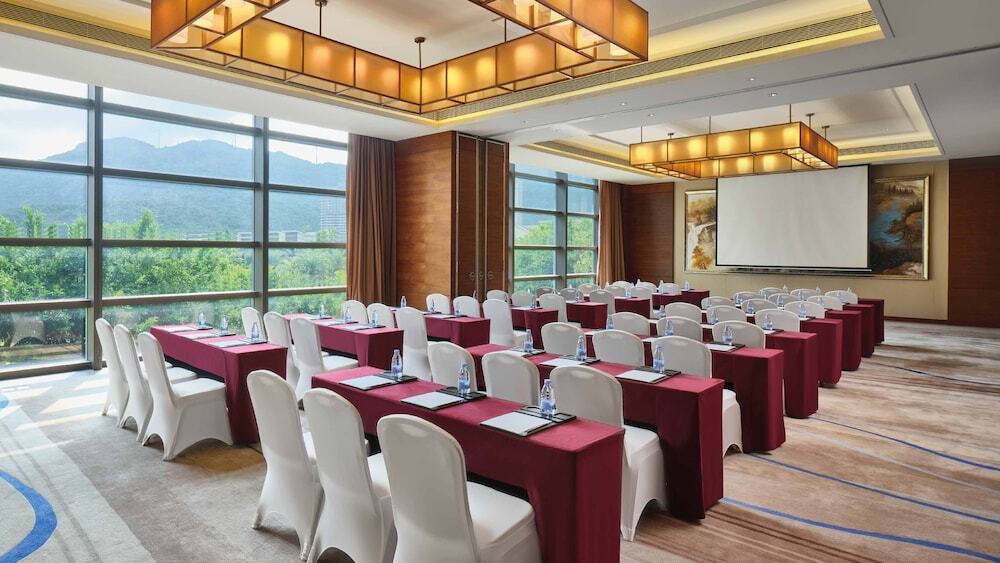 Янгиианг: Crowne Plaza Hailing Island
