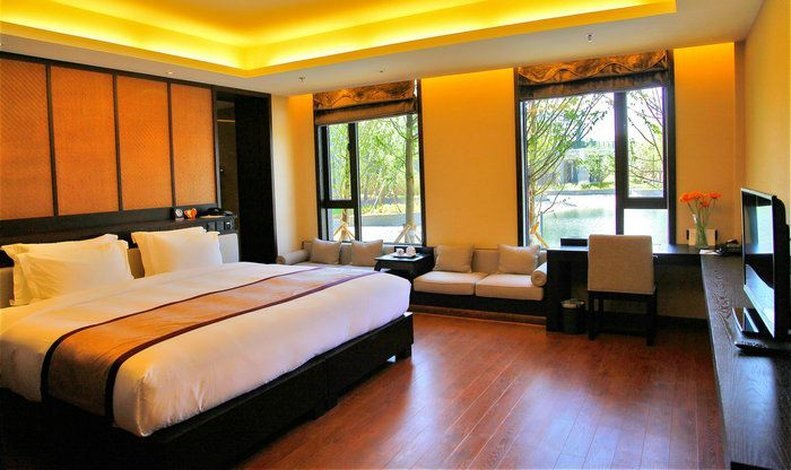 Цюйцзин: Cloud Hotel Luoping